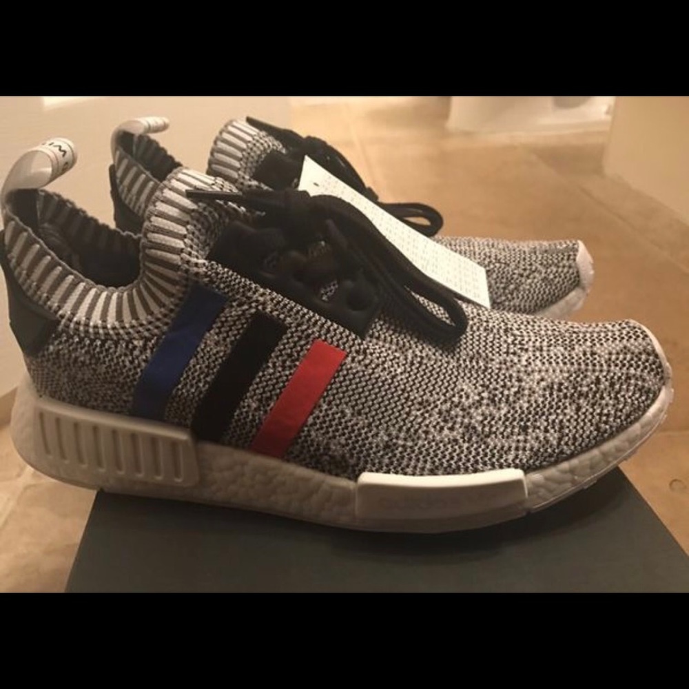 adidas NMD R1 “Tri-Color” SZ 8.5, 9.5 NEW MENS